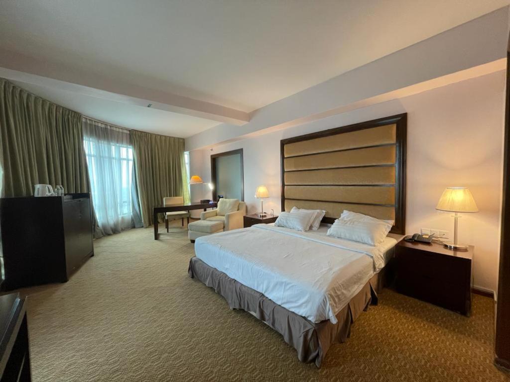 Oriental Crystal Hotel Kajang Exterior foto